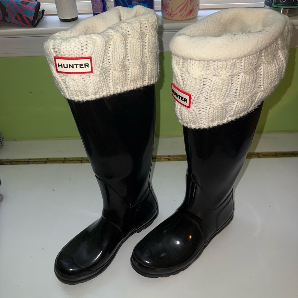 Hunter Original Tall Rain Boots with fleece insert 
Women’s USA size 7, EU 38